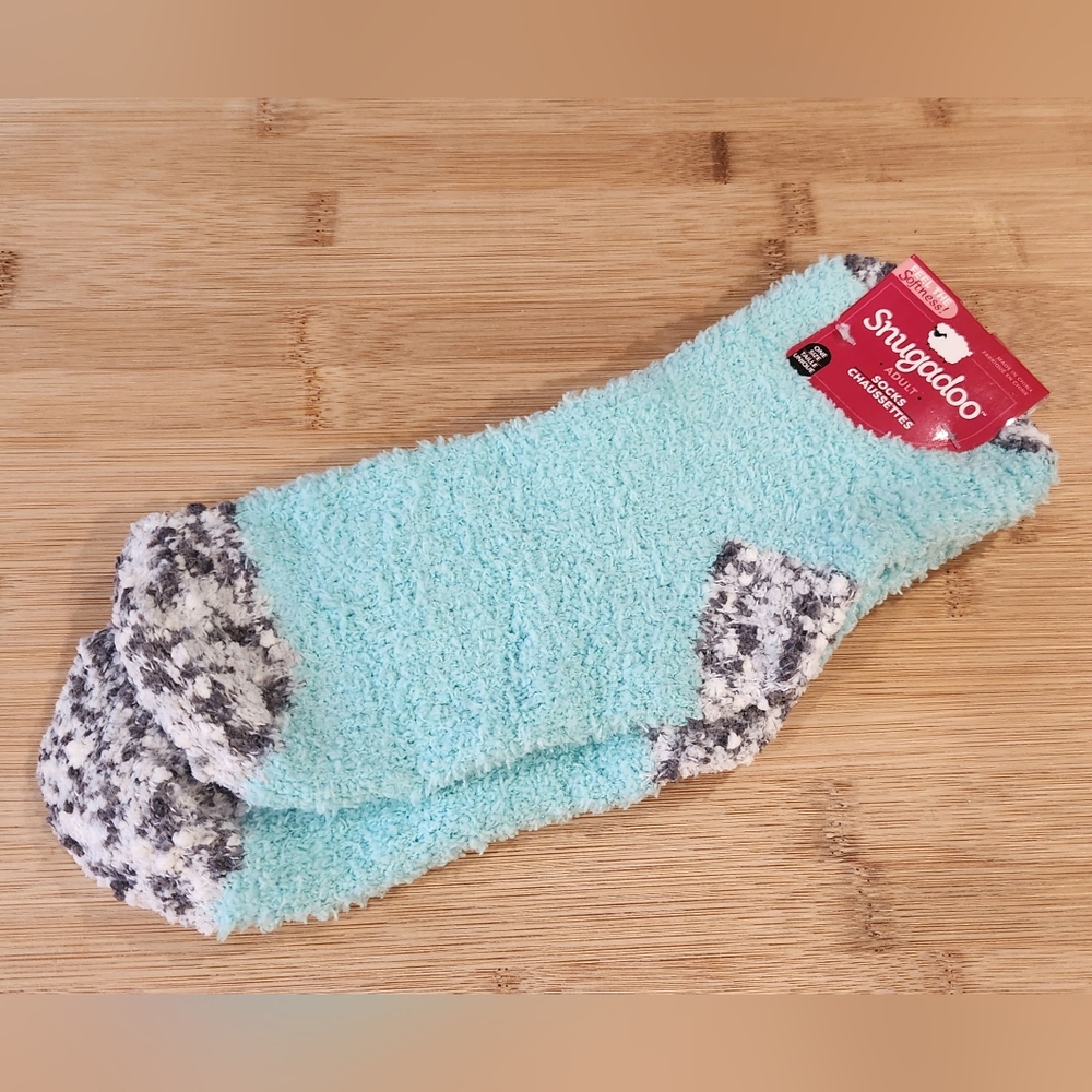 Snugadoo Plush Blue and Gray Socks
